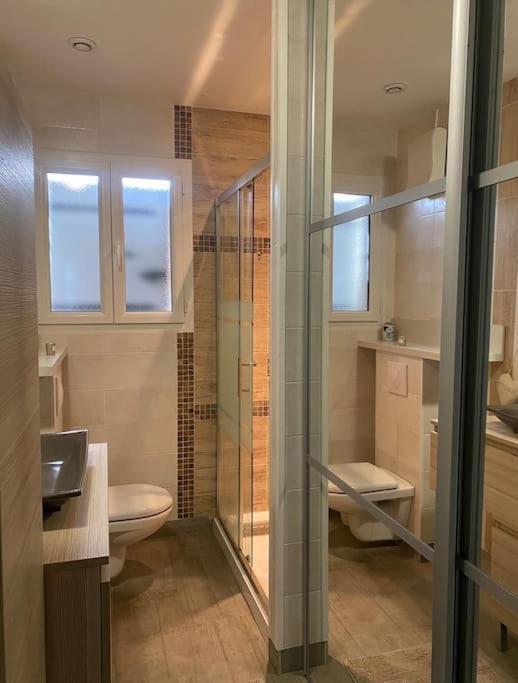 Mitoyen Avec 1 Appartement